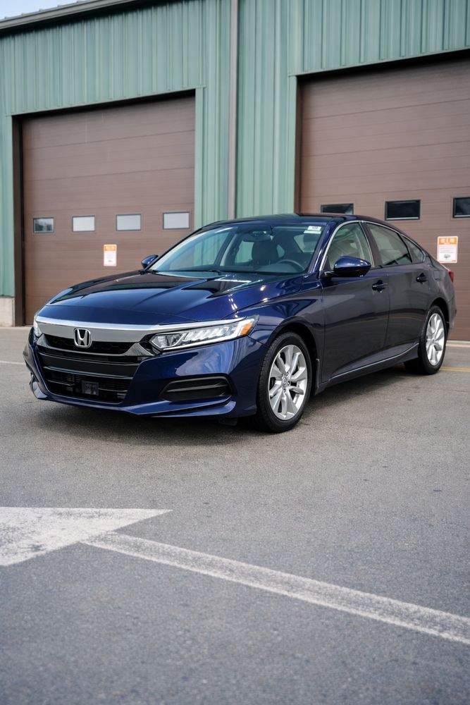 2019 Honda Accord LX's photo