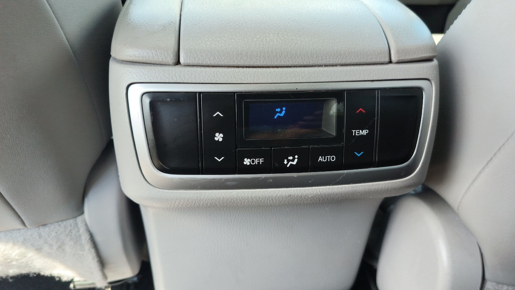 2016 Toyota Highlander Base Hybrid photo 21