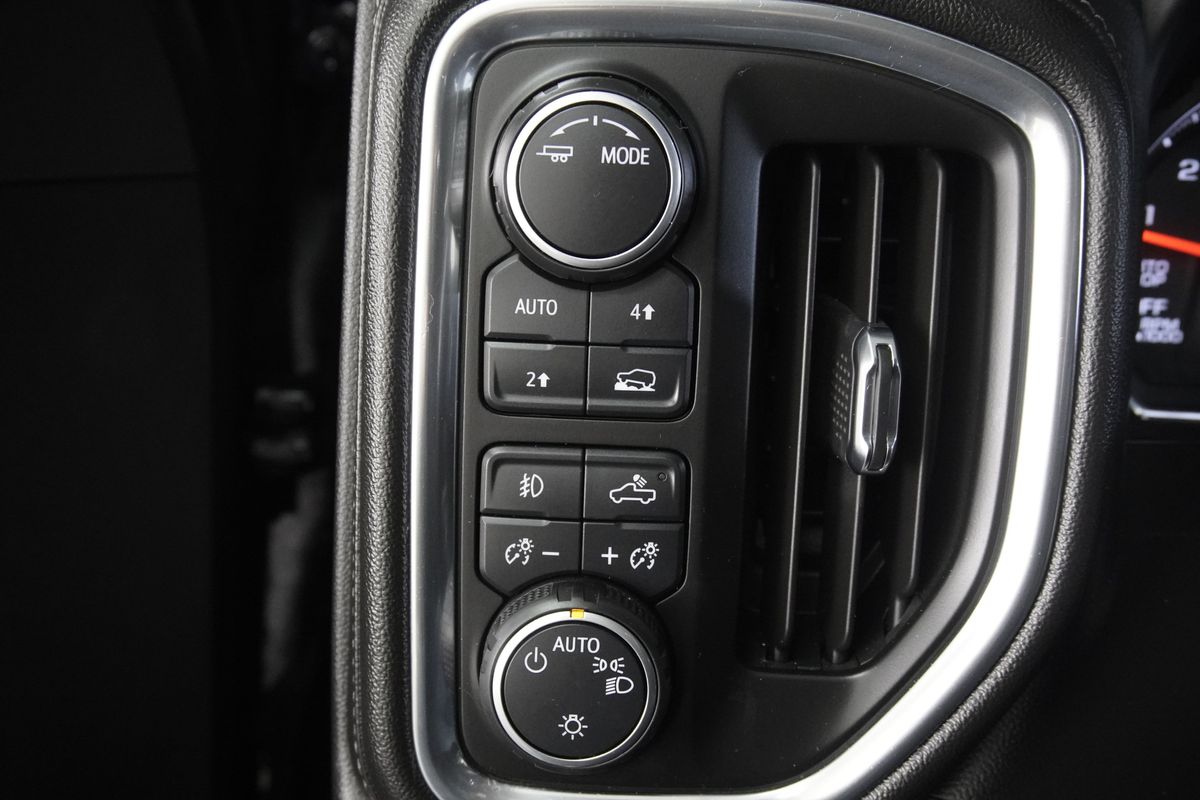 2020 Chevrolet Silverado 1500 4WD Crew Cab Short Bed RST