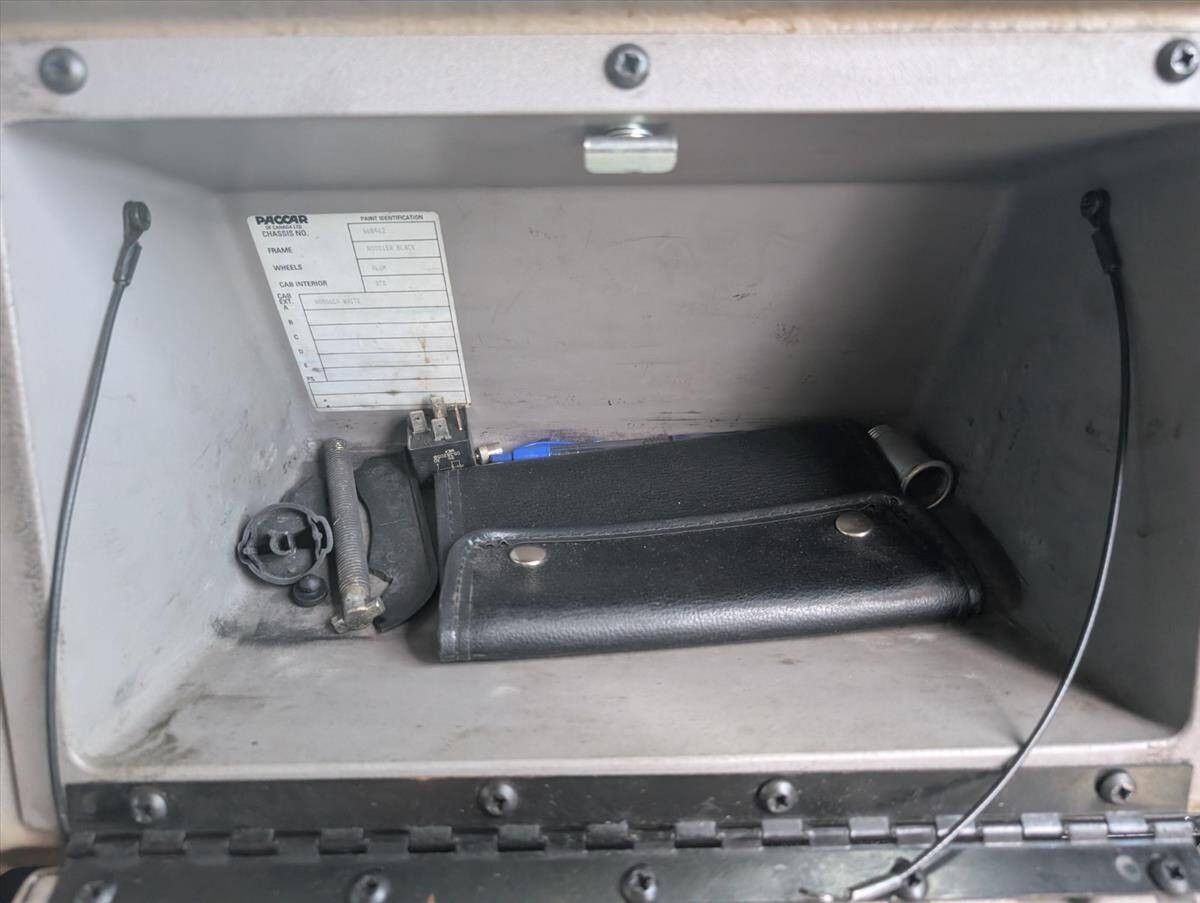 2007 Peterbilt 335 48