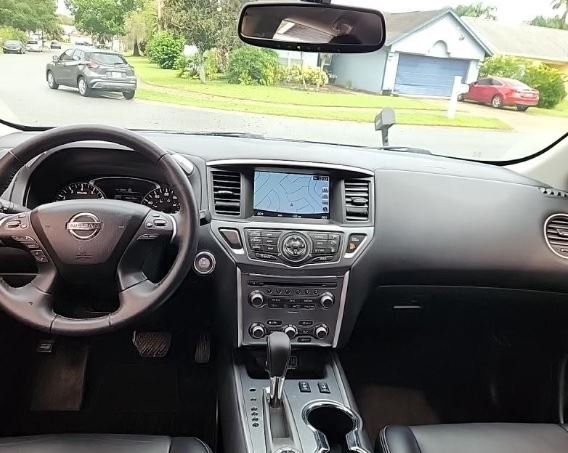2019 Nissan Pathfinder SL photo 7