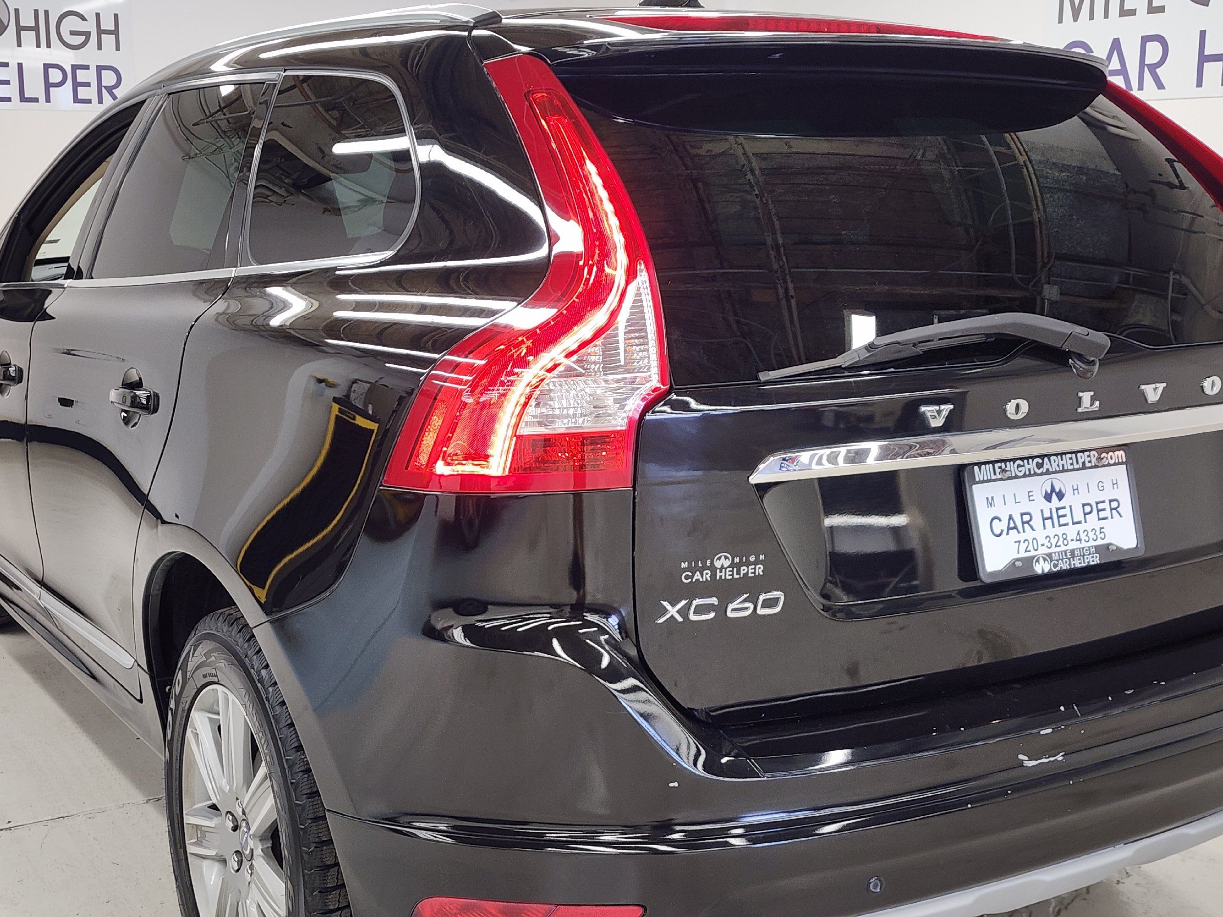 2016 Volvo XC60 T6 Drive-E photo 29