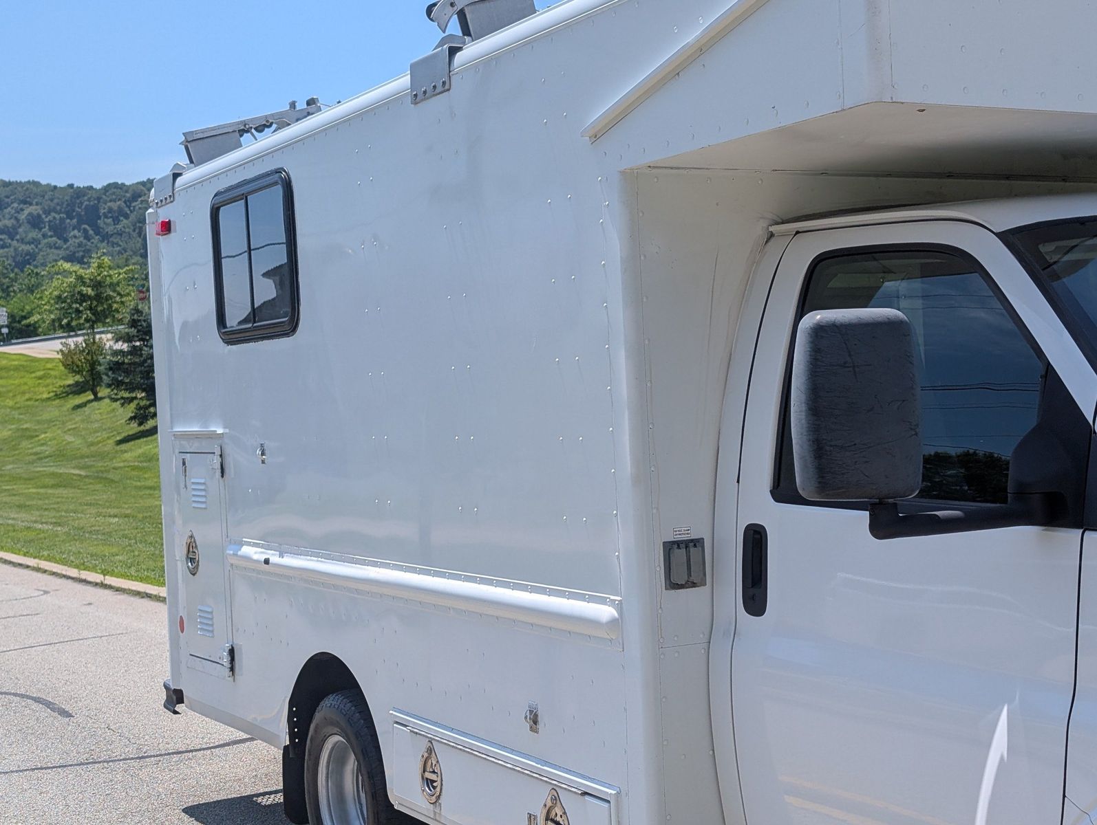 2009 Chevrolet Express Cutaway 14