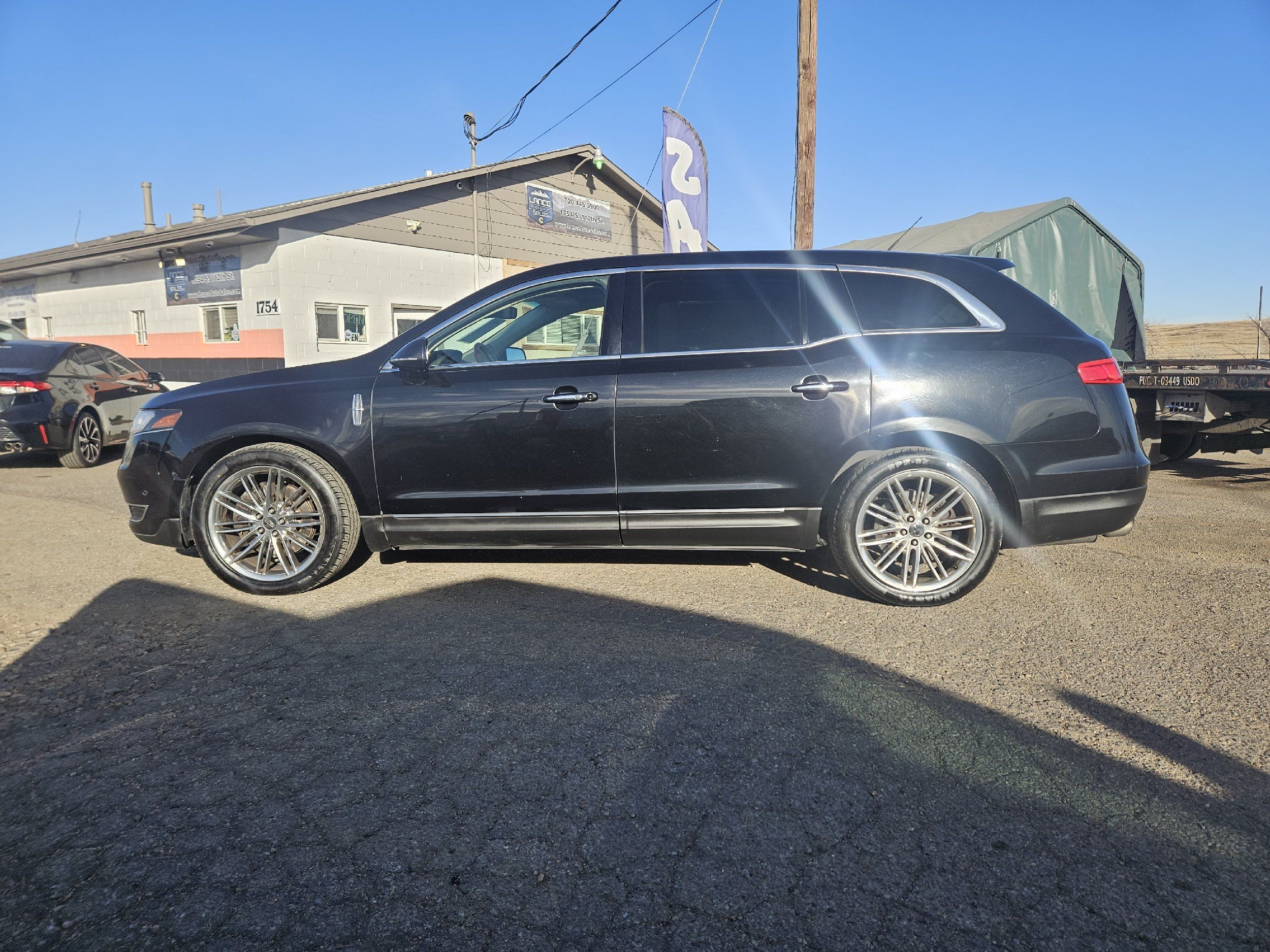 2019 Lincoln MKT Reserve photo 4