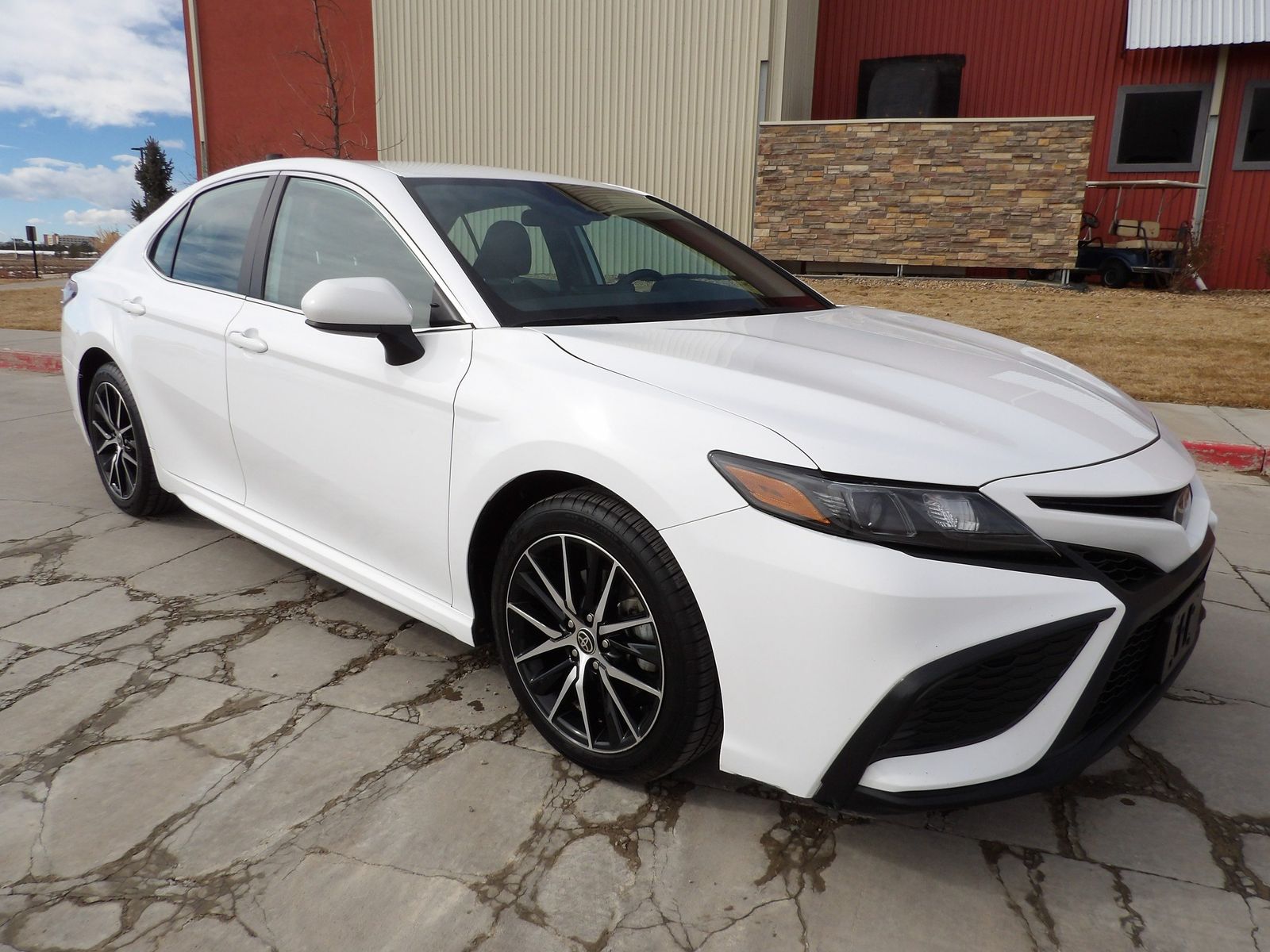 2021 Toyota Camry SE | Storm Mountain Motors