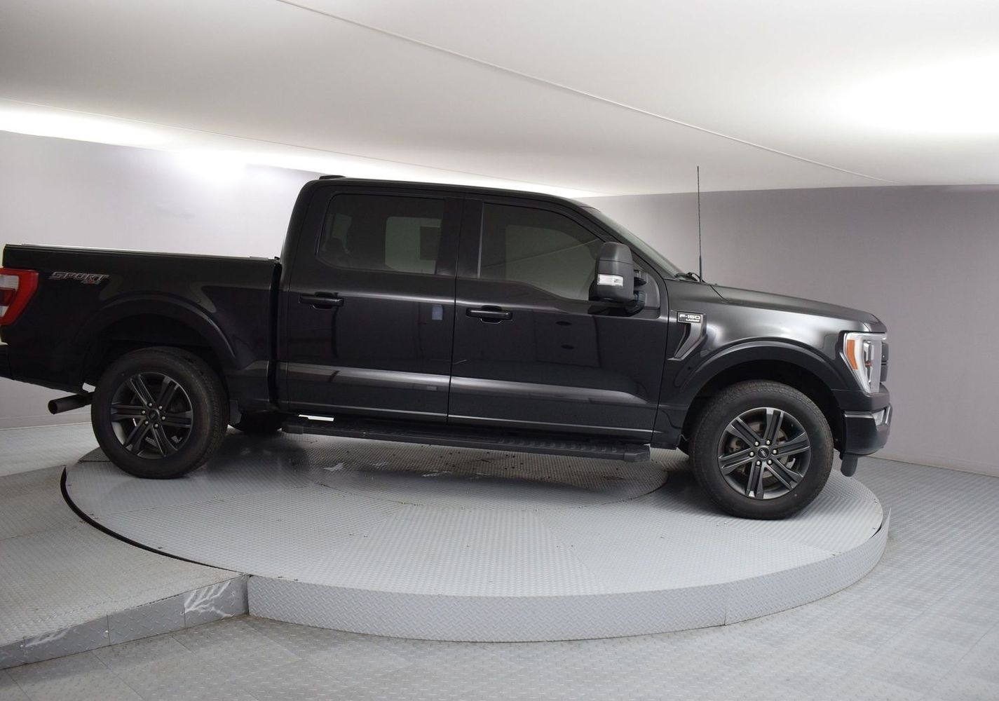 2021 Ford F-150 Lariat 4x4 SuperCrew 145 in's photo