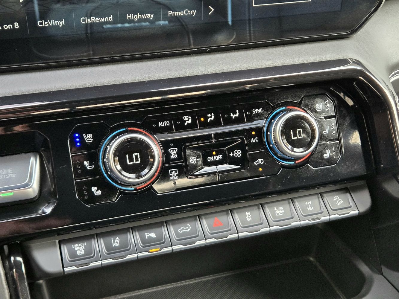 2025 Gmc Sierra HD AT4X photo 31