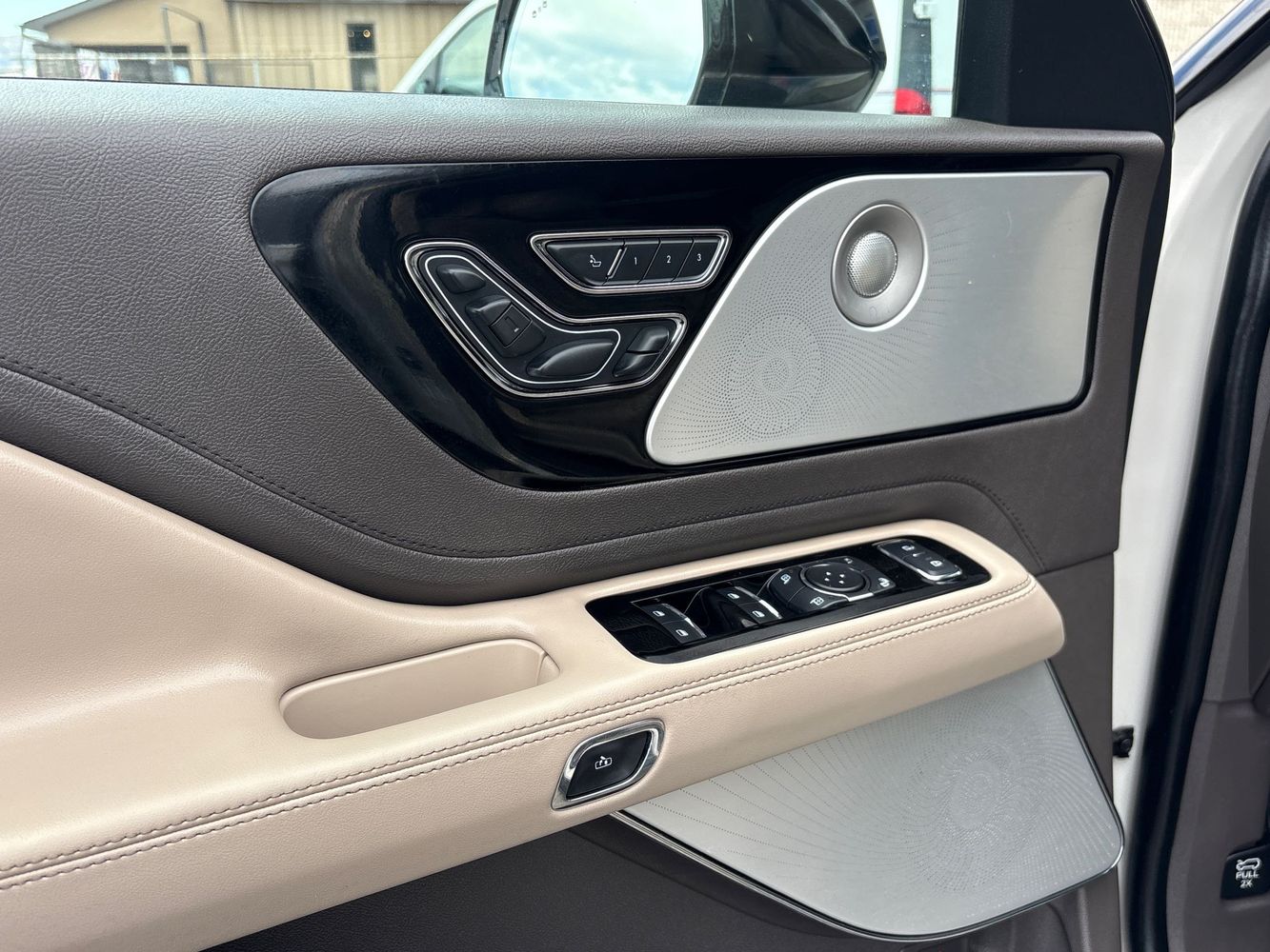 2020 Lincoln Aviator Reserve photo 8