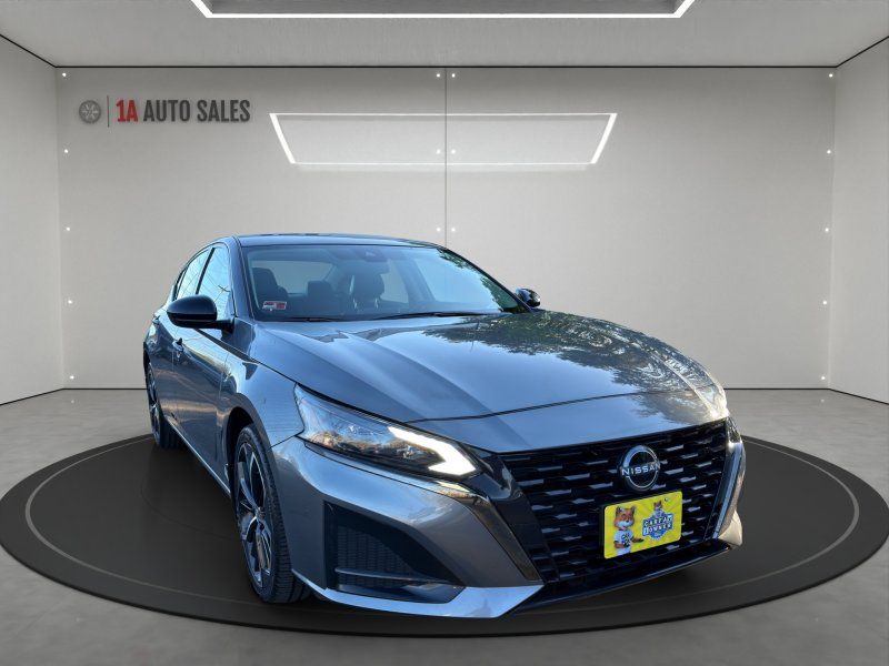 2023 Nissan Altima SR - Photo 7