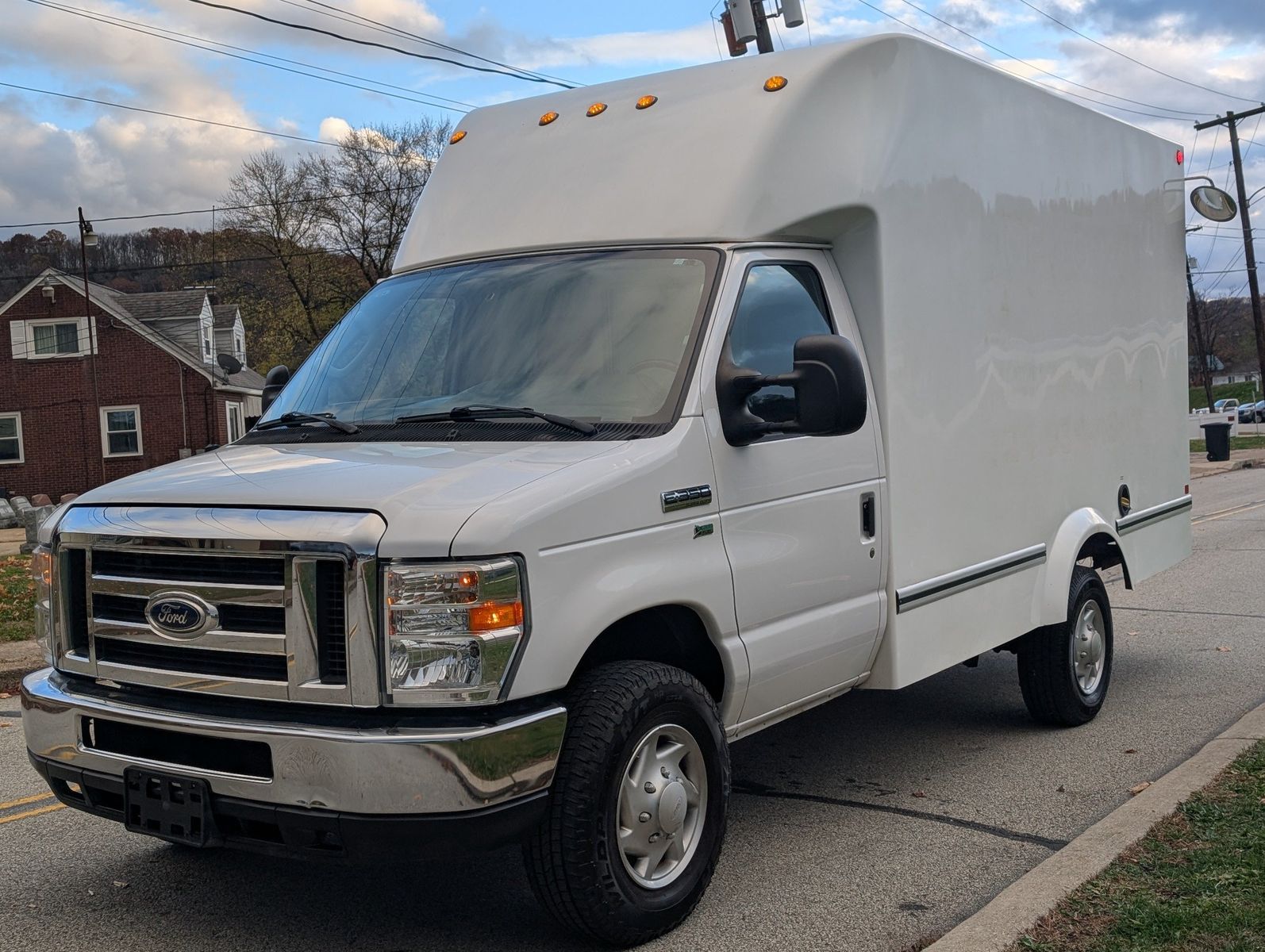 2015 Ford E-Series 10