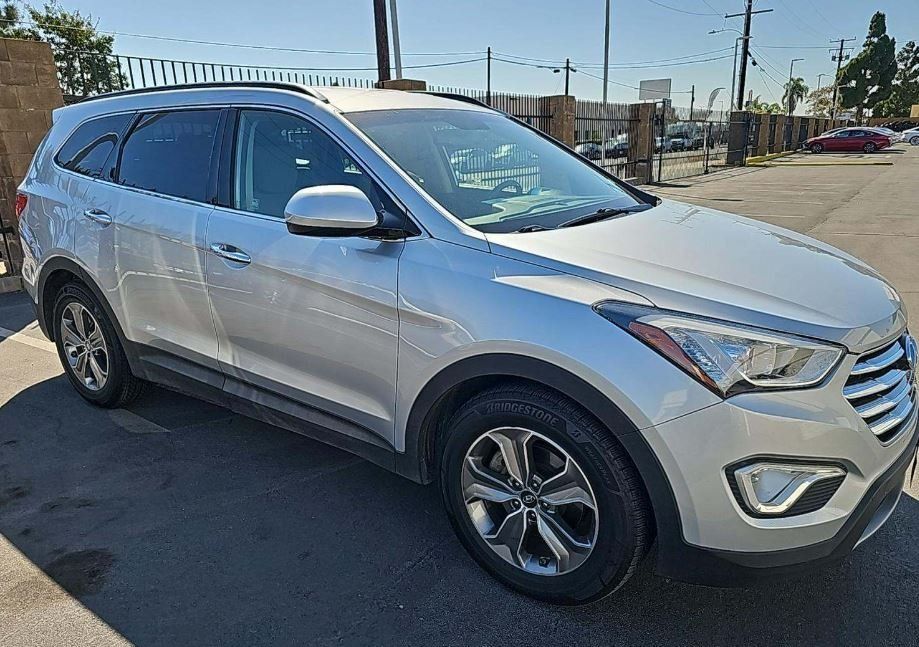 2014 Hyundai Santa Fe GLS photo 2