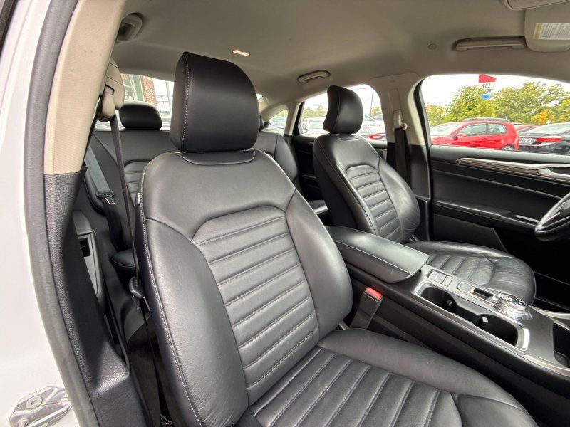 2018 Ford Fusion Hybrid SE photo 18