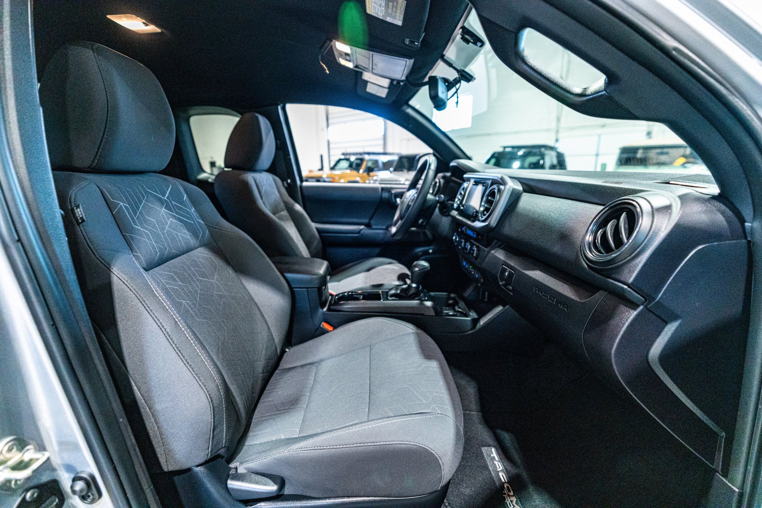 2017 Toyota Tacoma TRD Sport, photo 35