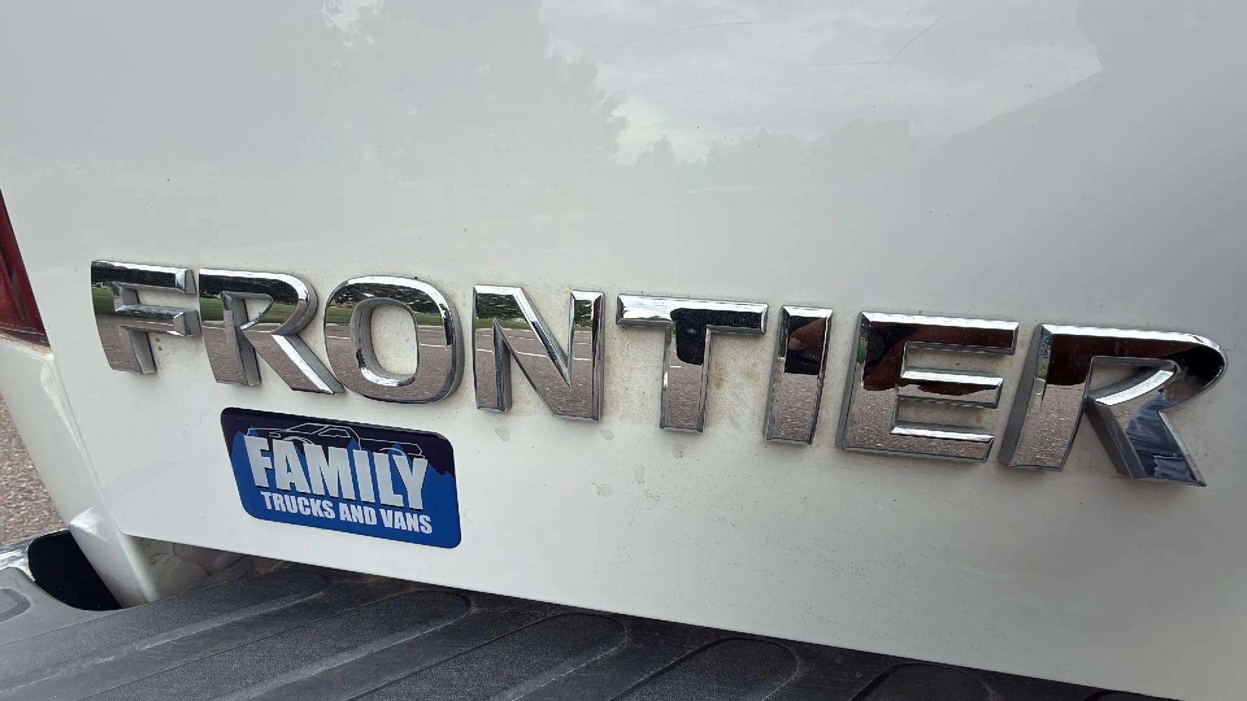 2019 Nissan Frontier SV photo 18