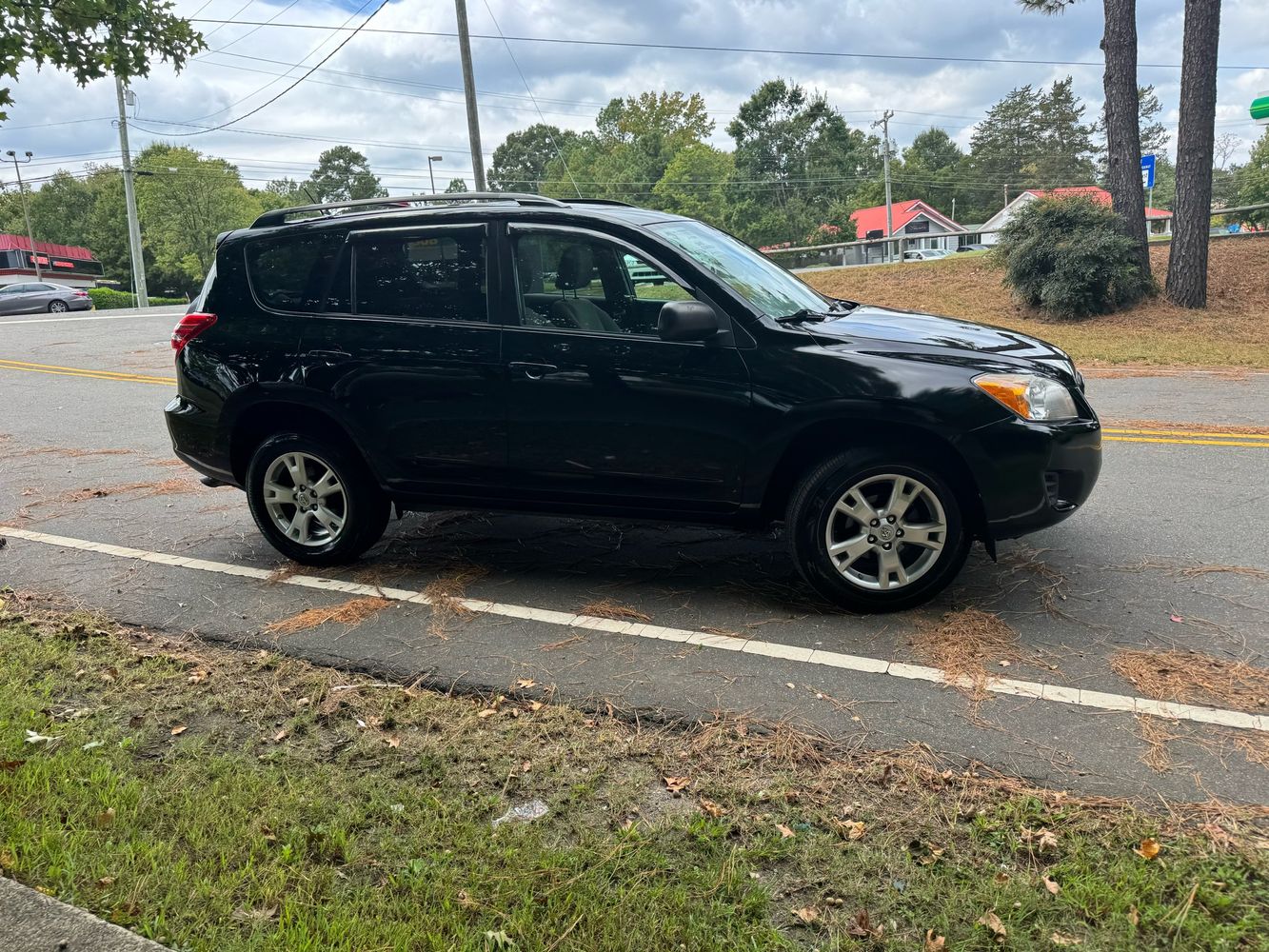 2011 Toyota RAV4 Base photo 3