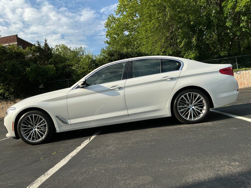 2019 BMW 5 Series 540i xDrive Sedan's photo
