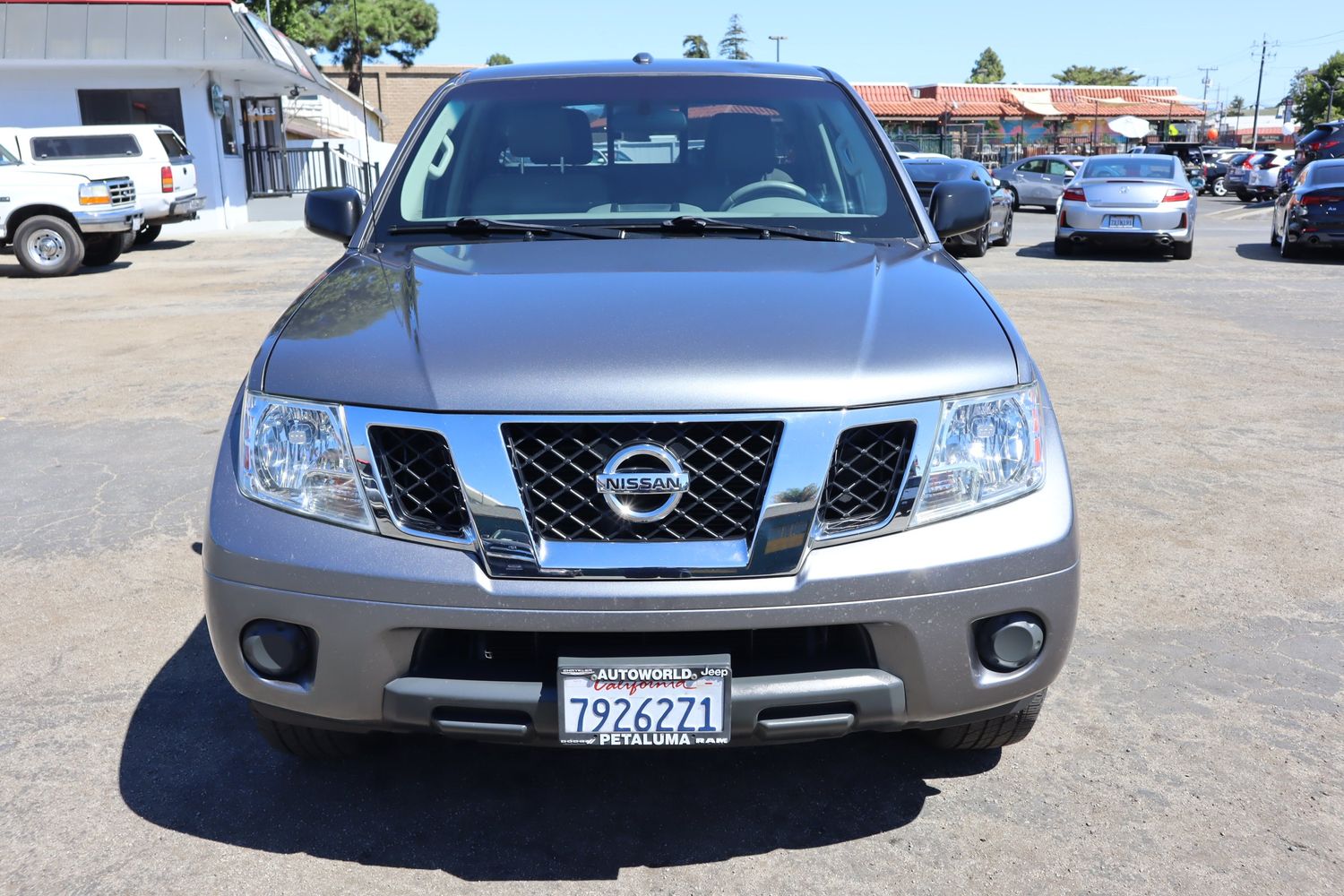 2016 Nissan Frontier SV photo 2