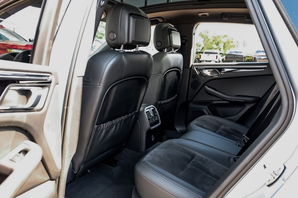 2021 Porsche Macan S - Photo 45