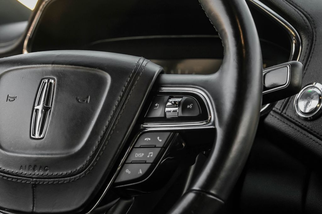 2017 Lincoln Continental Select photo 12