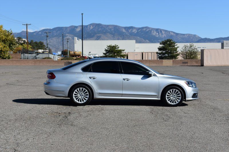 2016 Volkswagen Passat SE photo 3