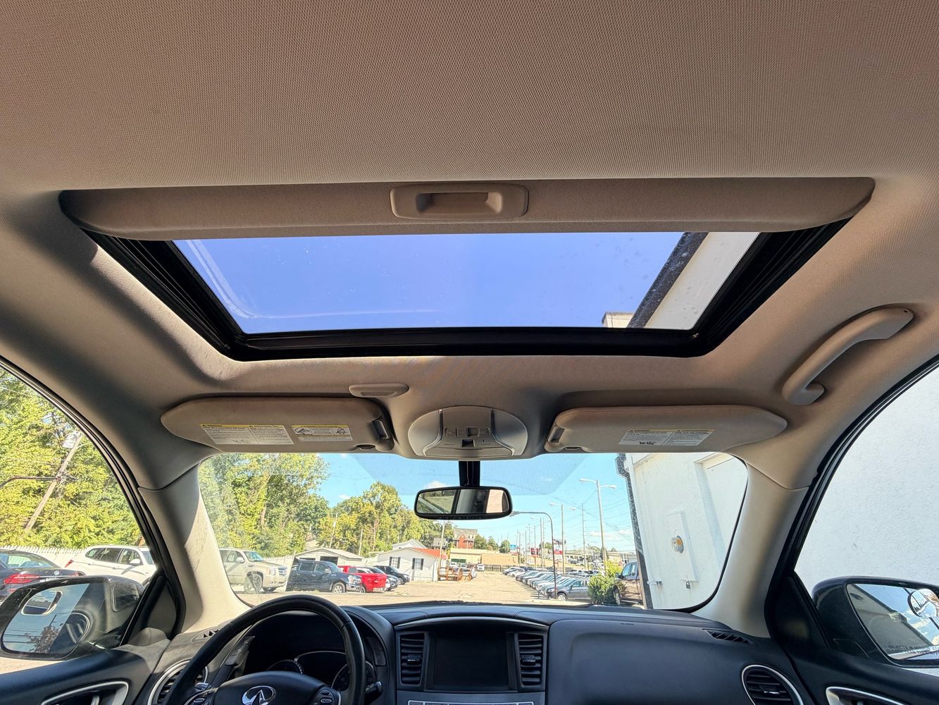 2018 Infiniti QX60 Base photo 25