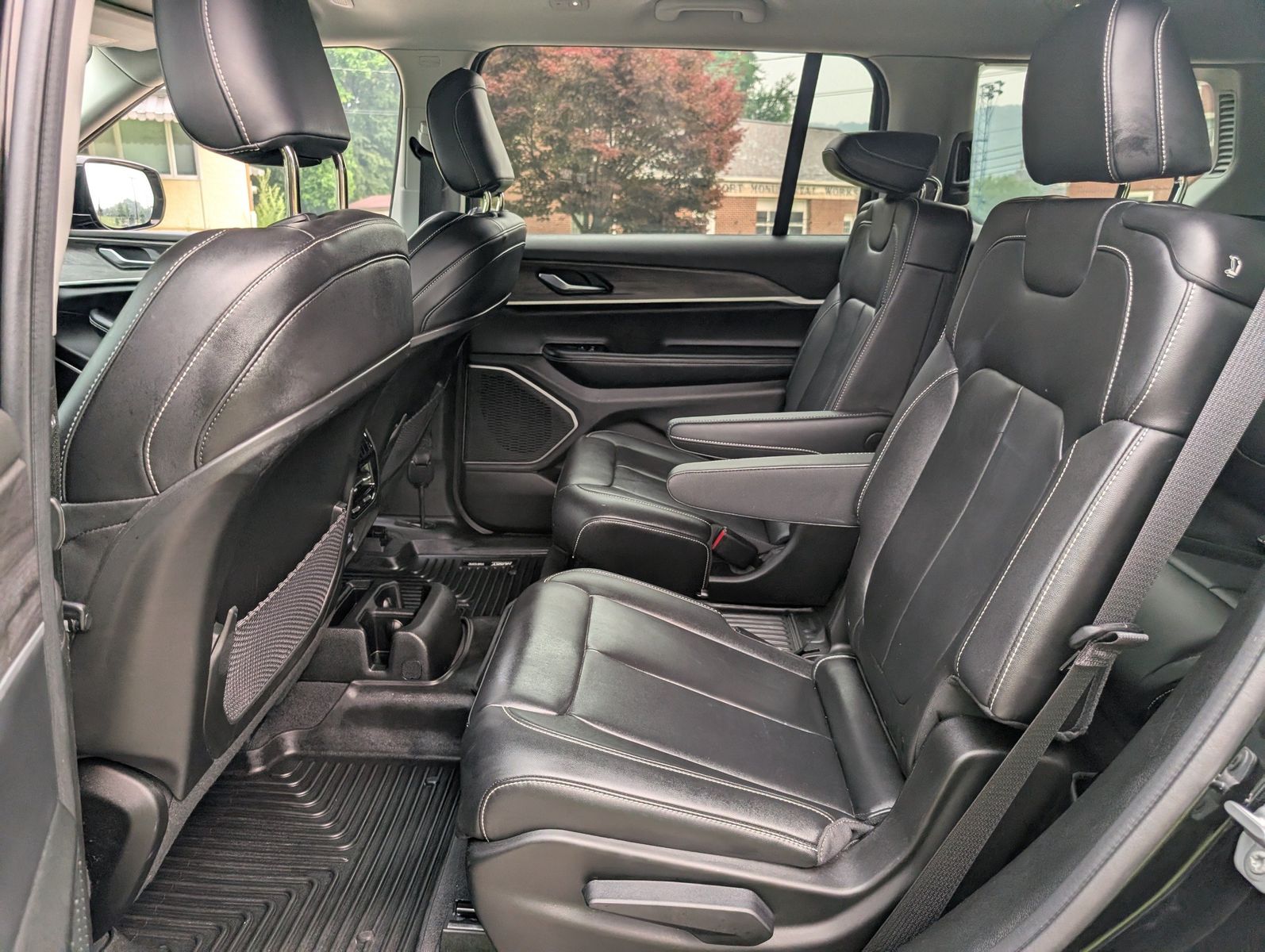 2022 Jeep Grand Cherokee L 40