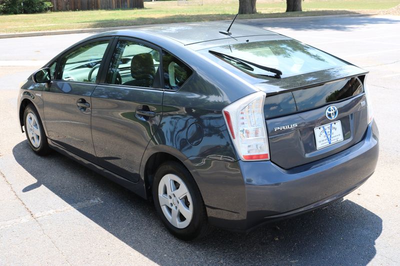 2010 Toyota Prius Photos