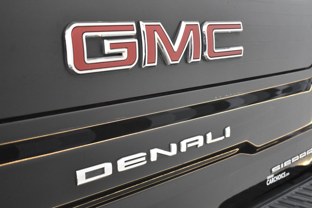2020 GMC Sierra 1500 4WD Crew Cab Short Box Denali