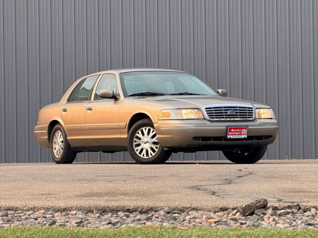 2003 Ford Crown Victoria LX