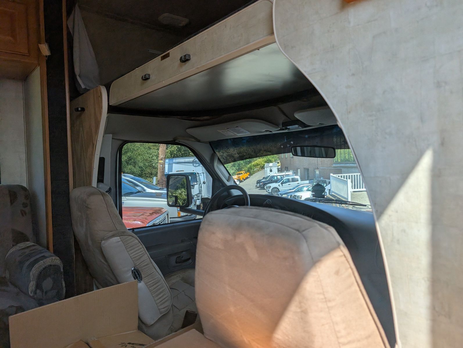 2004 Ford E-Series Chassis 78