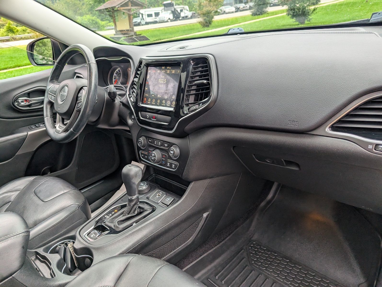 2019 Jeep Cherokee 36