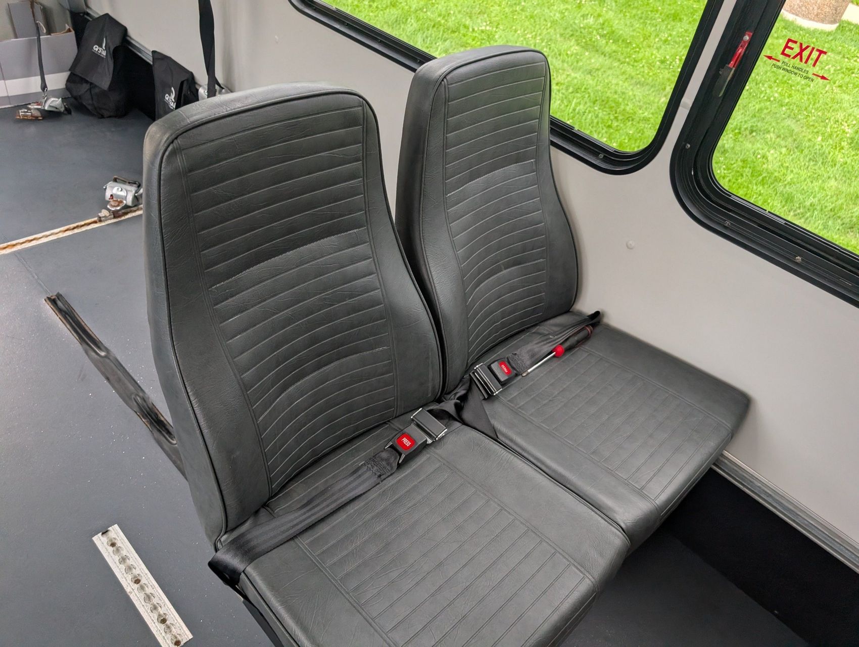 2016 Ford E-350 48