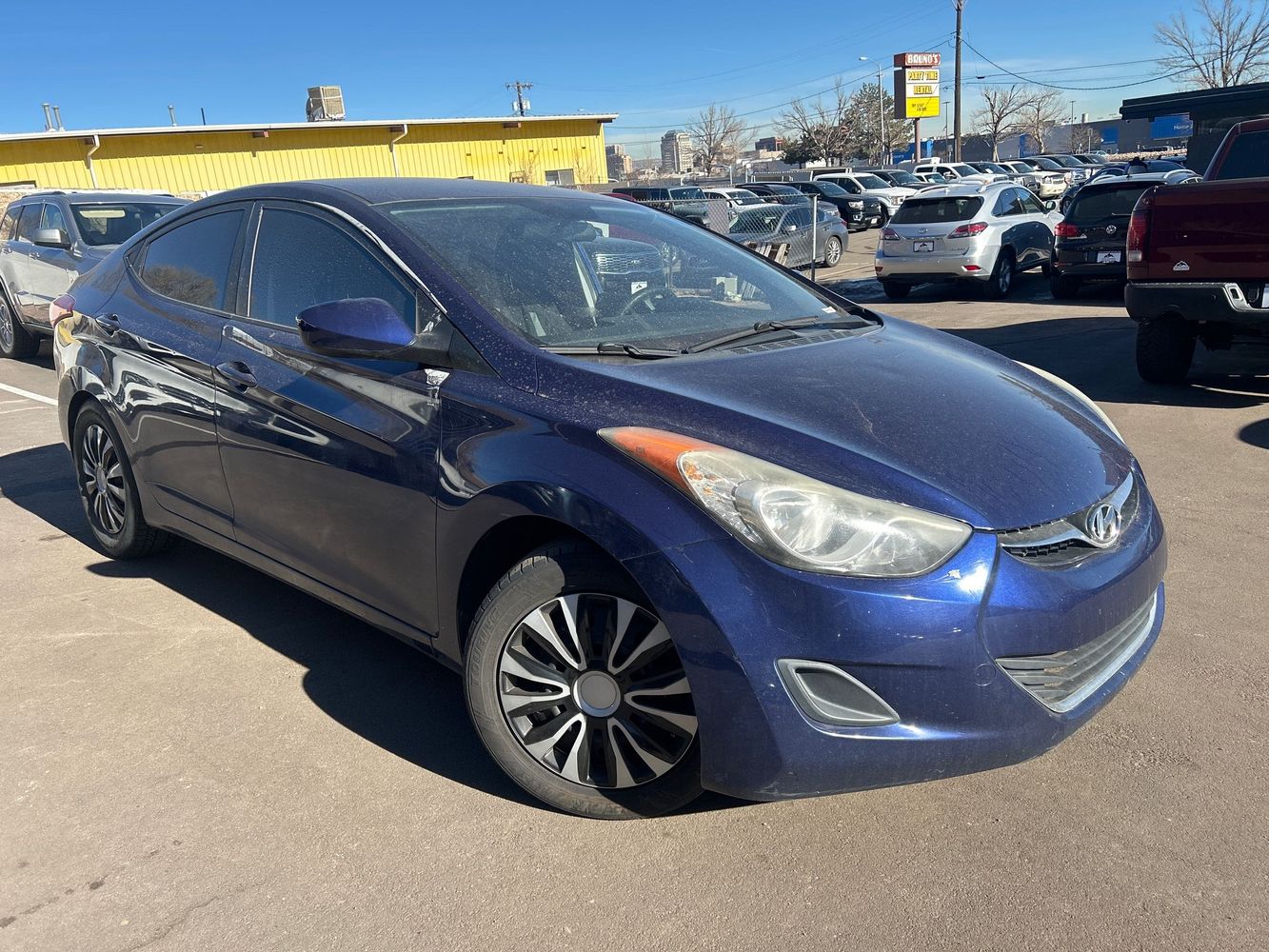 Hyundai Elantra's photo