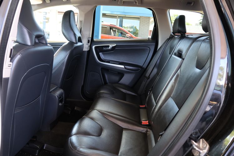 Fascinating 2016 Volvo Xc60 T5 Premier Suv Pictures