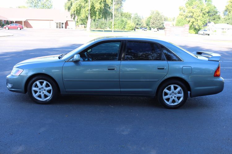 2000 Toyota Avalon XLS | Victory Motors of Colorado