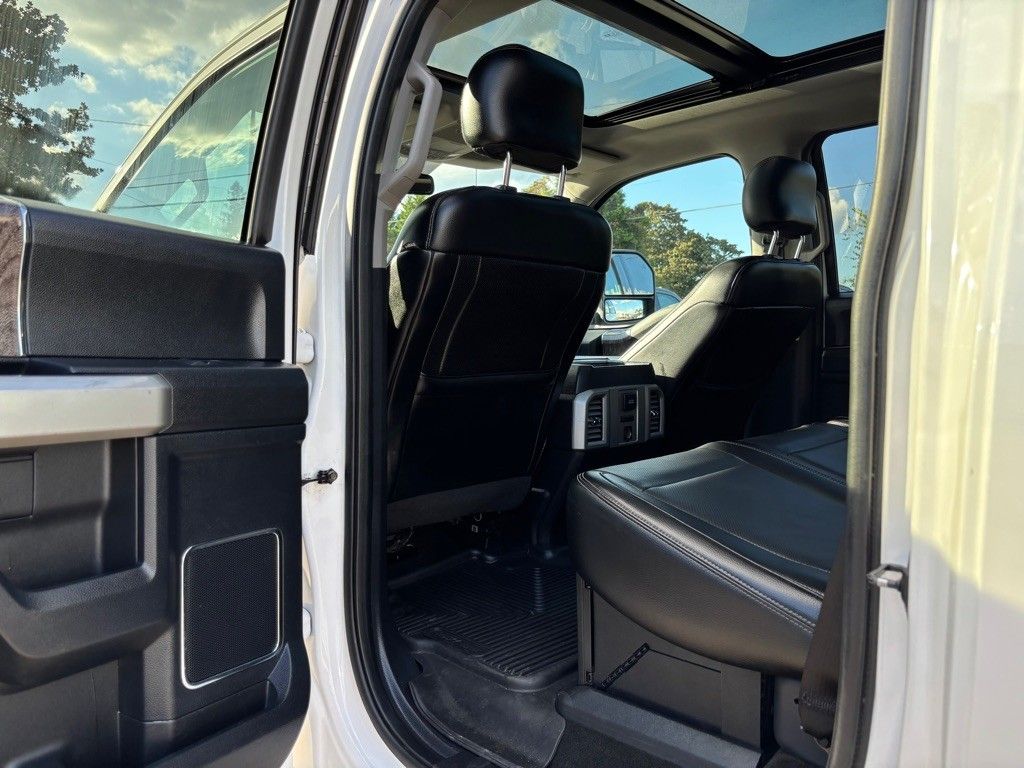 2017 Ford F-250 Lariat photo 20