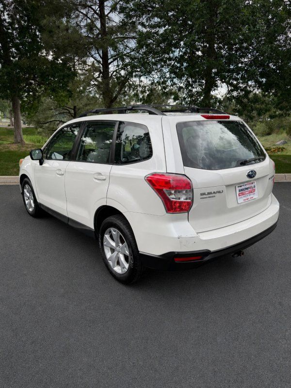 2014 Subaru Forester i - Photo 4