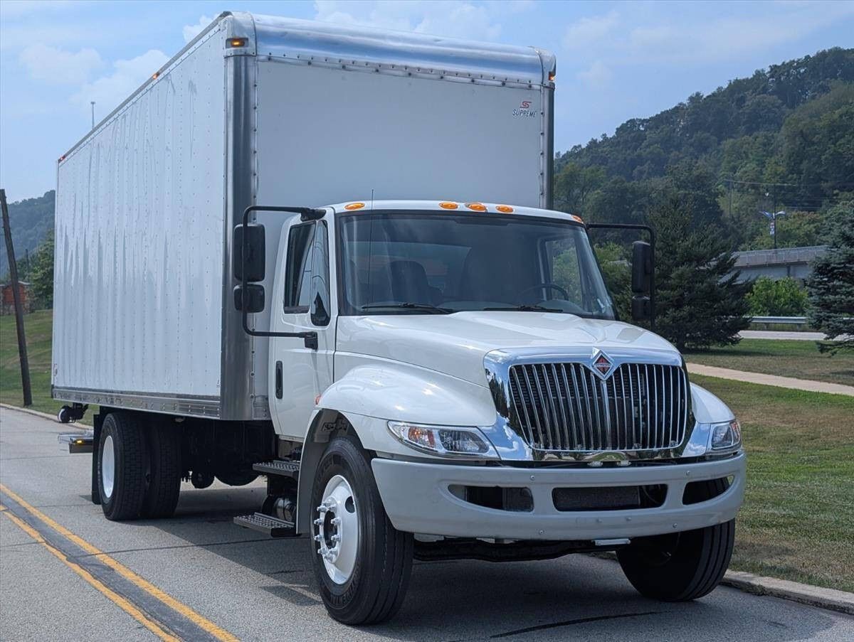 2018 International DuraStar 4300 2
