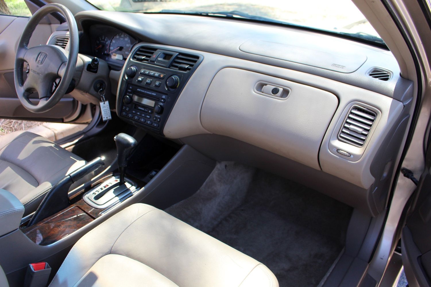 2002 Honda Accord EX w/Leather | Victory Motors of Colorado