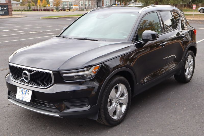 2020 Volvo XC40 T4 Momentum | Victory Motors of Colorado