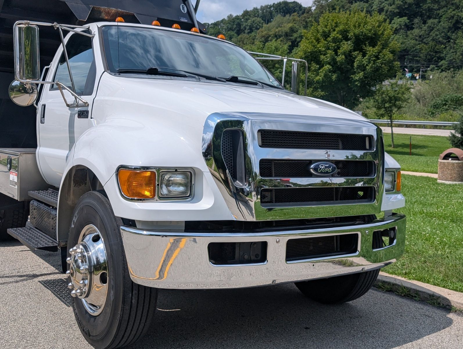 2015 Ford F-750 16