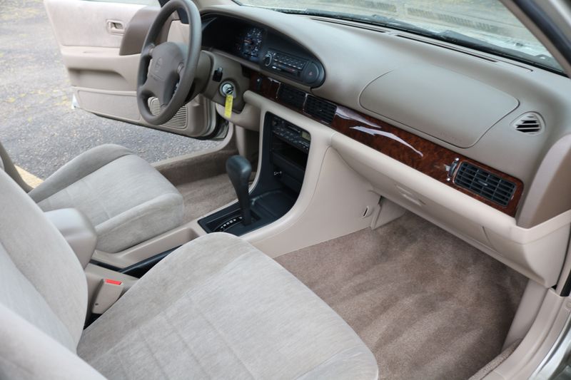 1995 Nissan Altima Photos