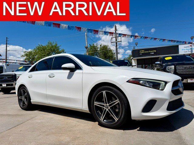 2021 Mercedes-Benz A-Class A220's photo