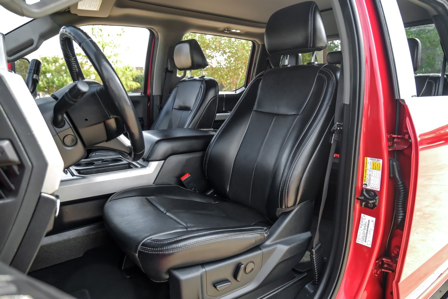2021 Ford F-250 Lariat photo 39