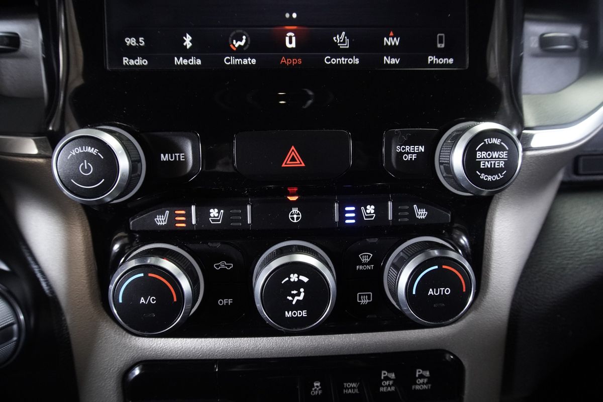 2019 Ram 1500 Laramie Crew Cab 4x4 6'4&quot; Box