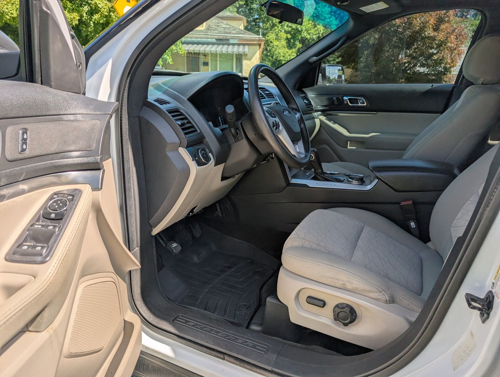 2014 Ford Explorer 27