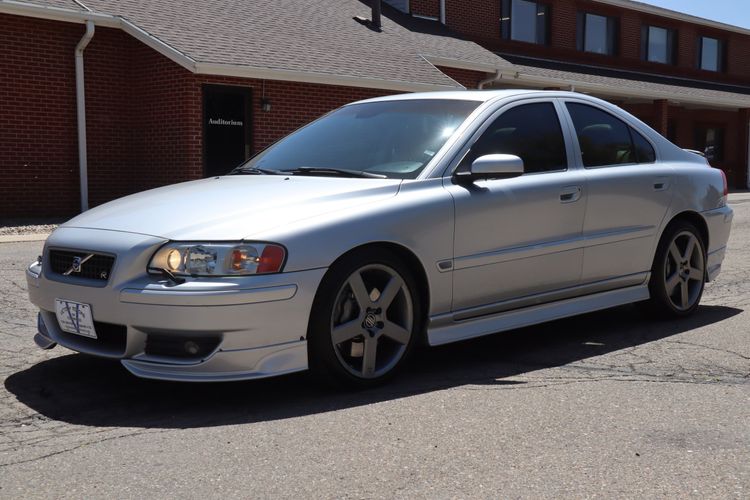 2005 Volvo S60 R Base 