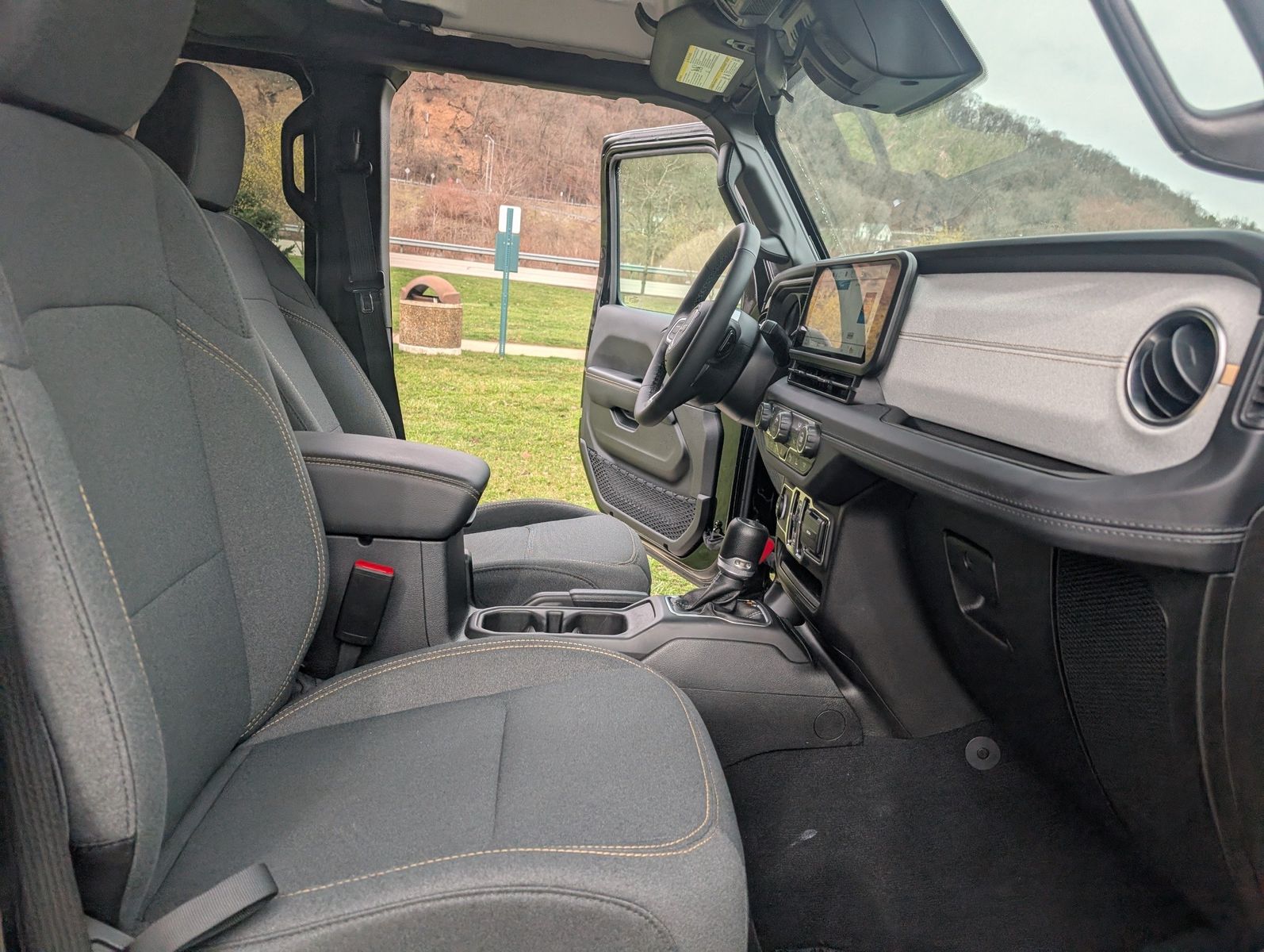 2025 Jeep Wrangler 4xe 36