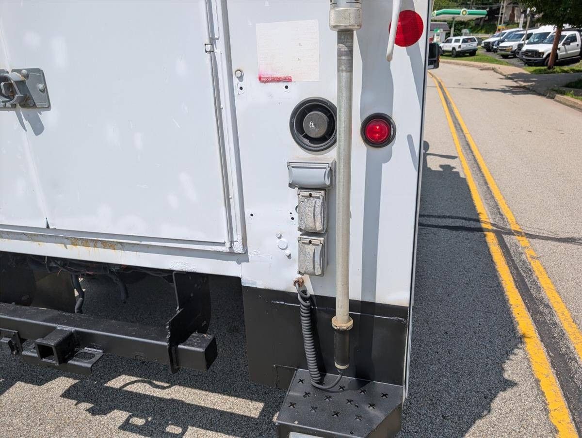 2011 Ford F-550 Super Duty 47