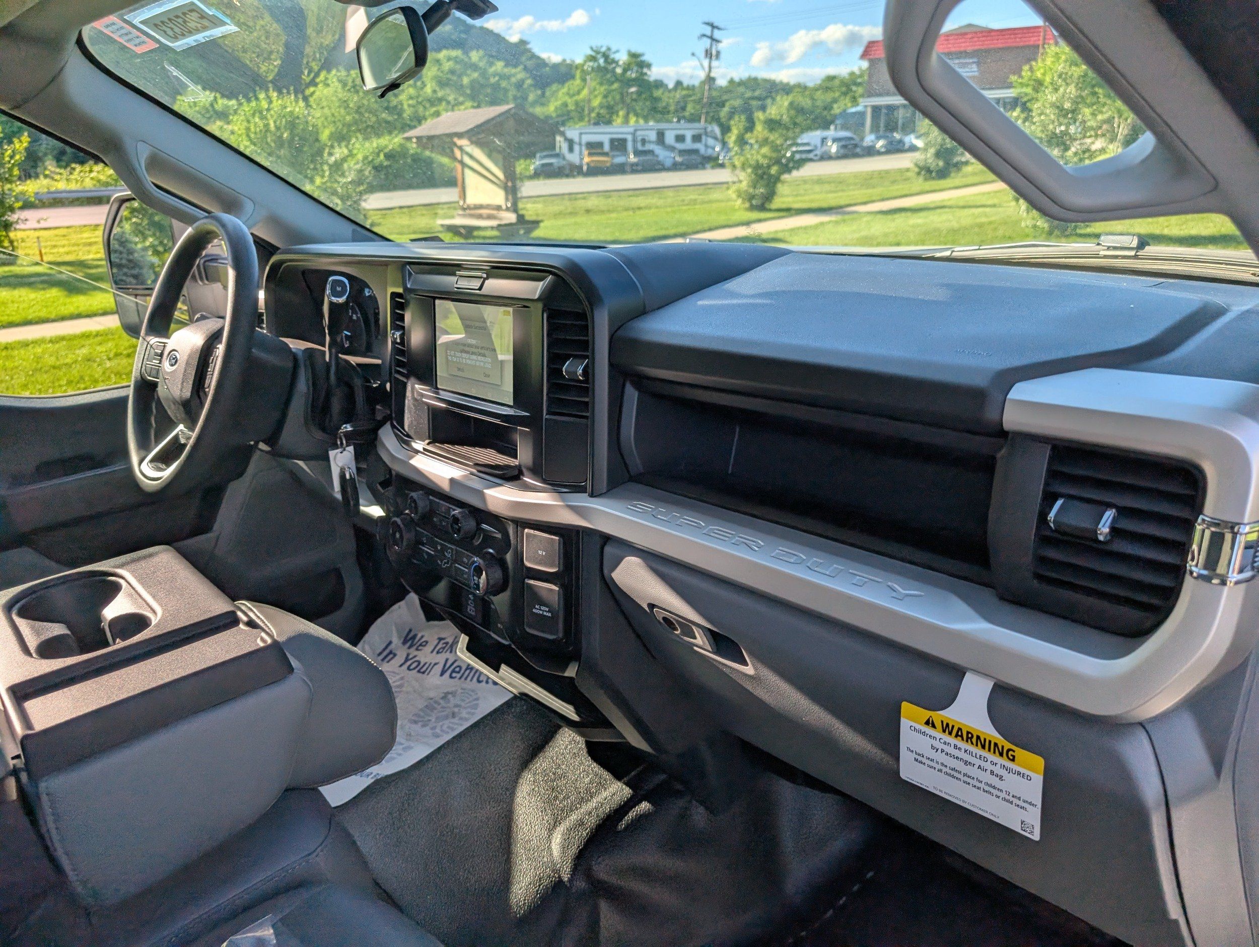 2025 Ford F-600 Super Duty Chassis Cab XL - Photo 31